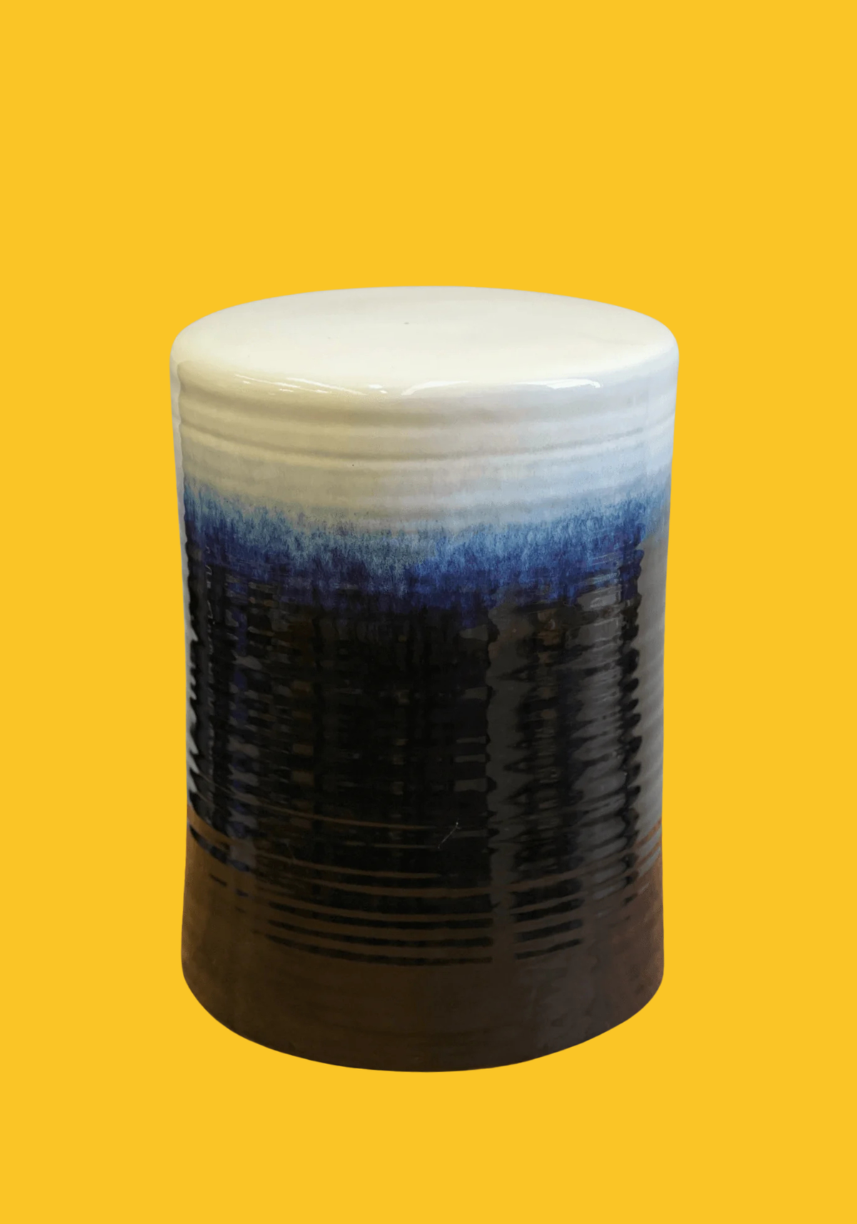 location-pouf-bout-de-canape-bicolore-en-ceramique-bleu-et-blanc-lyon