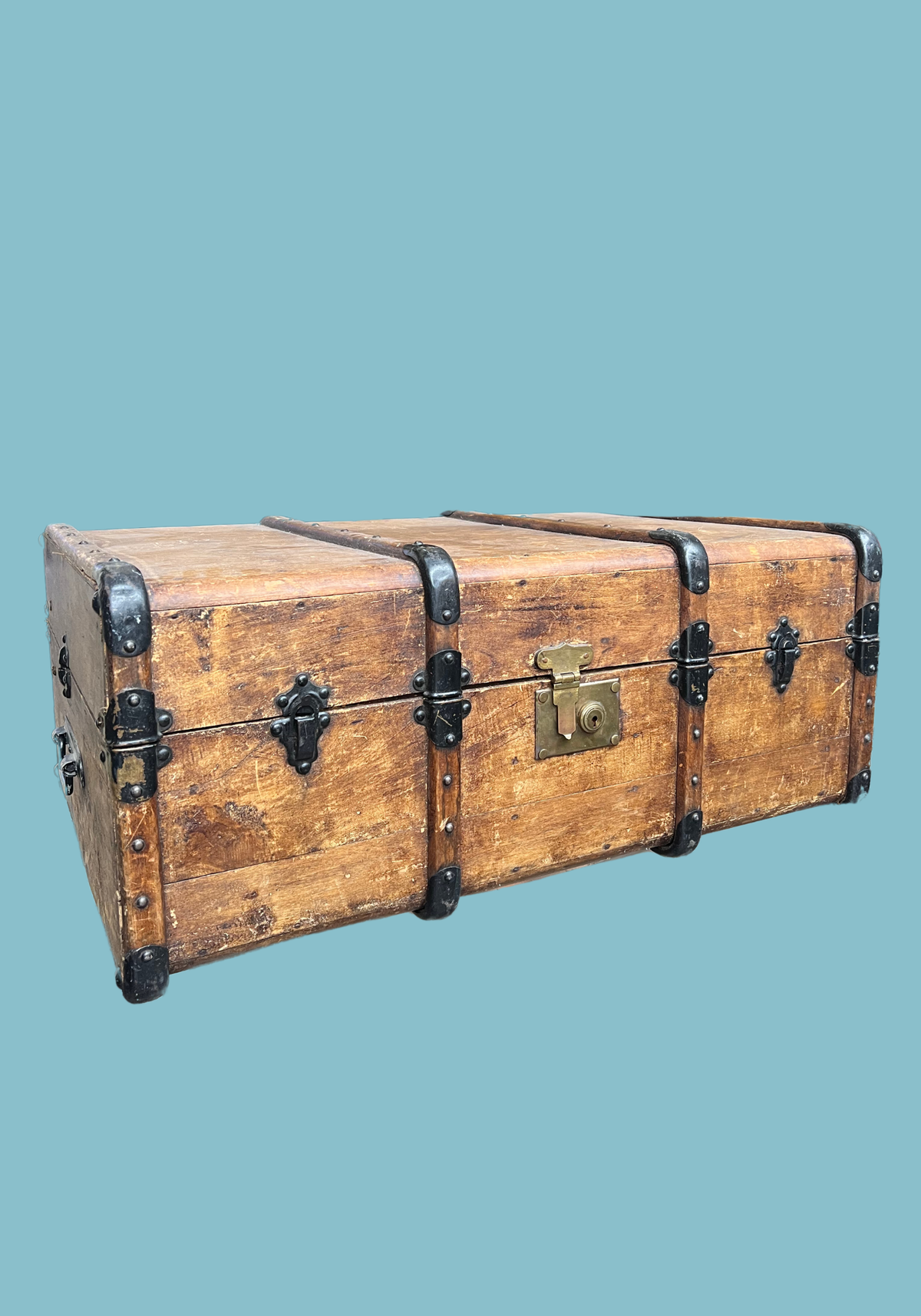 location-grande-malle-en-bois-ancienne-lyon