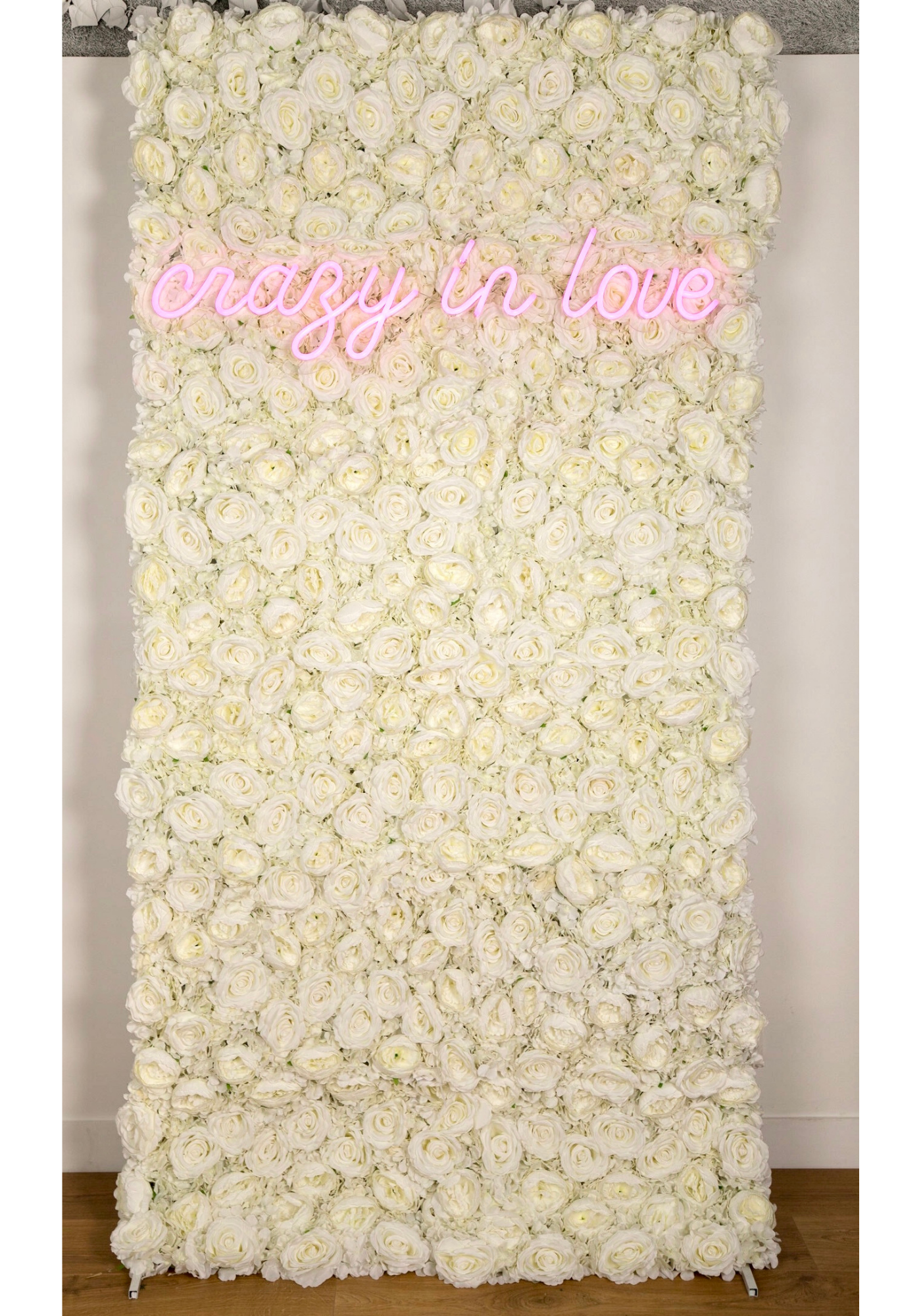 Mur de fleurs blanches